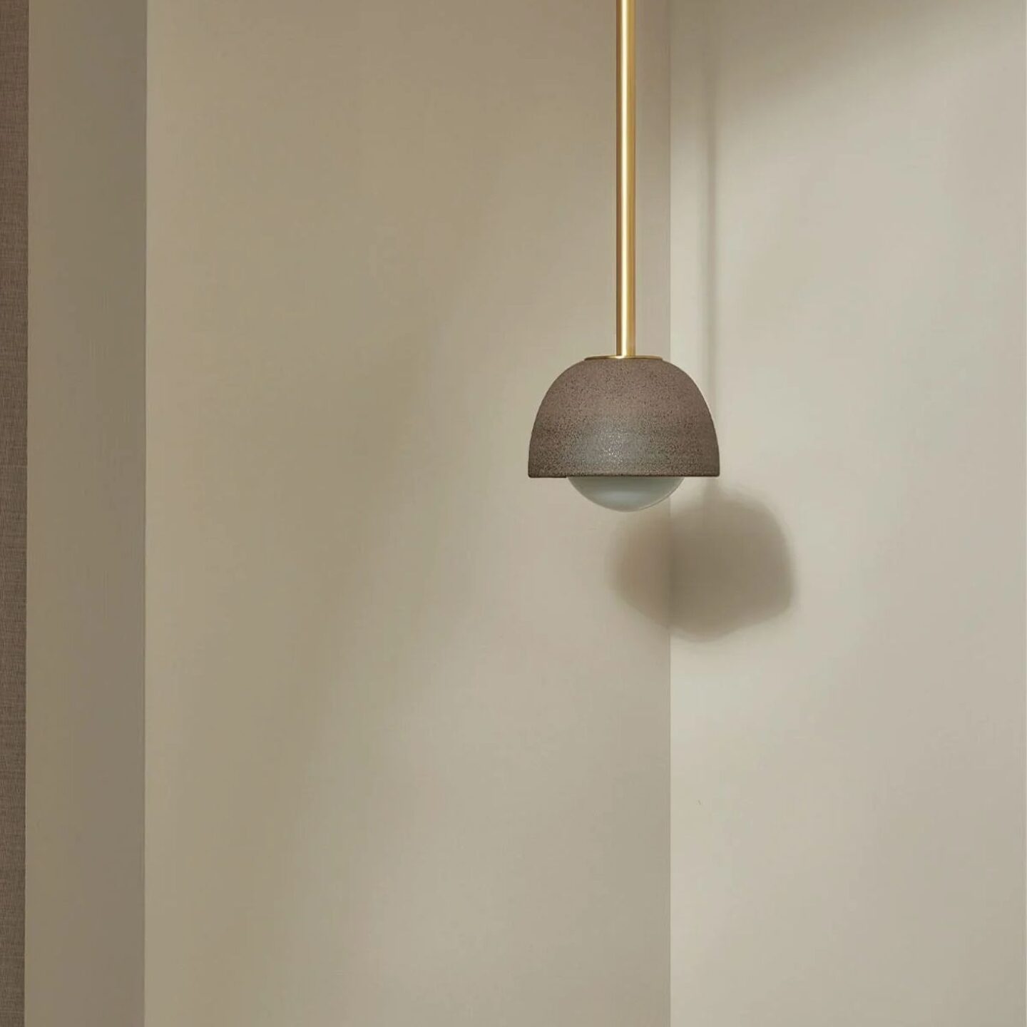 Terra 0 Pendant Light - Solid Rod Clay, Brass